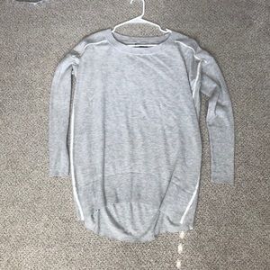 Banana Republic Gray and white long sleeve sweater light weight